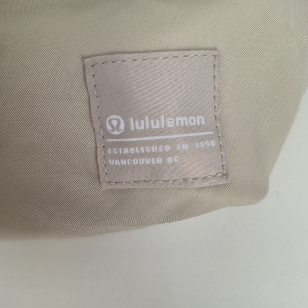 lululemon Everywhere Belt Bag Trench Beige Neutral - Picture 4 of 13